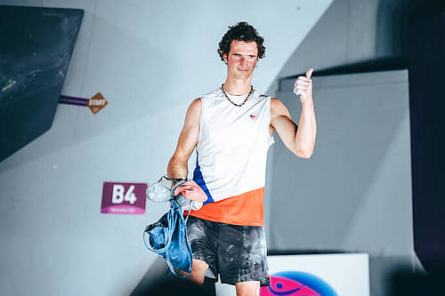 Adam Ondra ve finále boulderingu