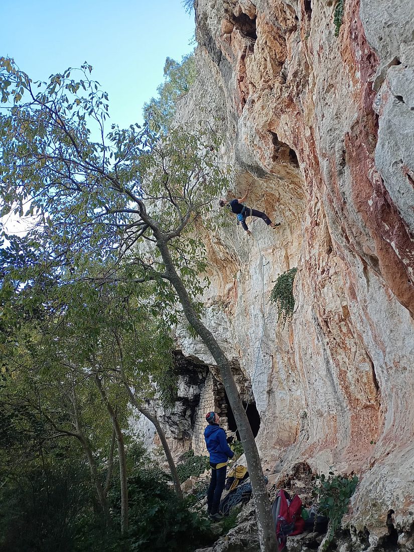 Kliknut�m zav�ete okno.