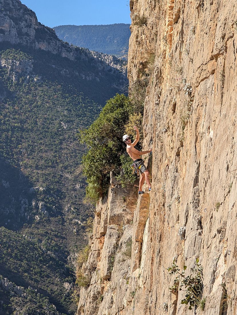 Kliknut�m zav�ete okno.