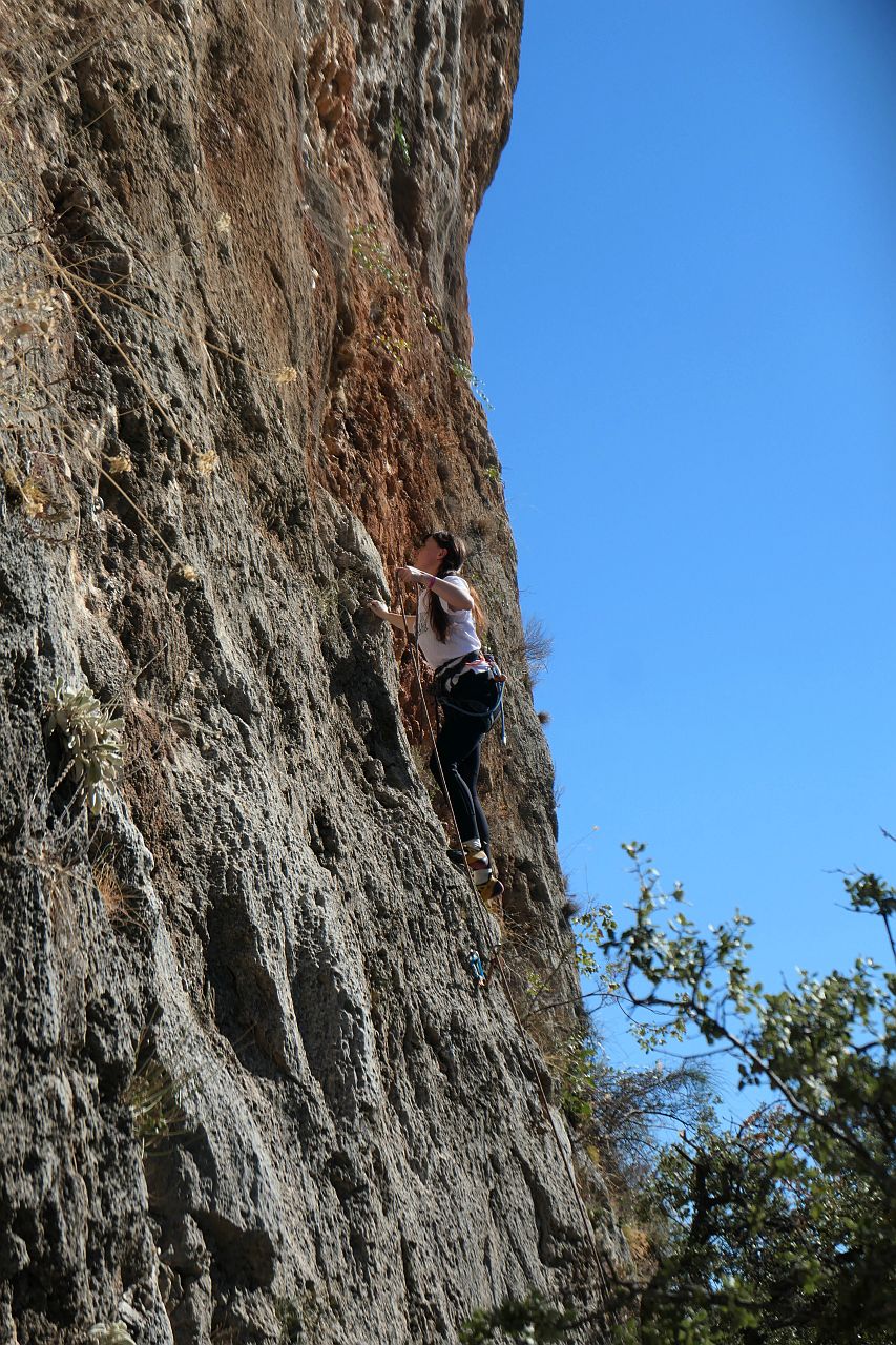 Kliknut�m zav�ete okno.