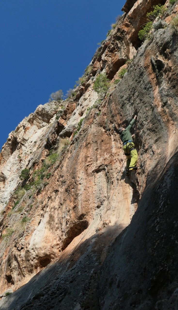 Kliknut�m zav�ete okno.