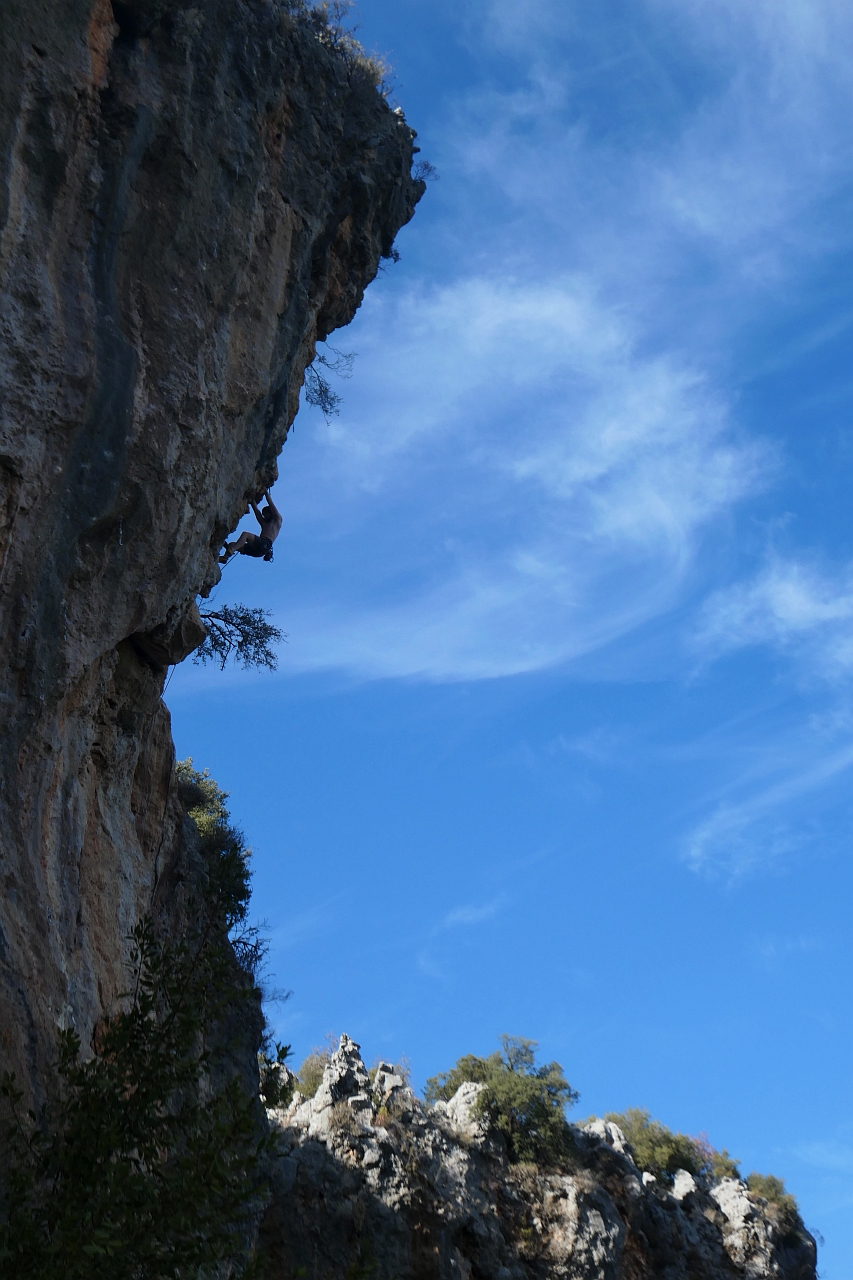 Kliknut�m zav�ete okno.