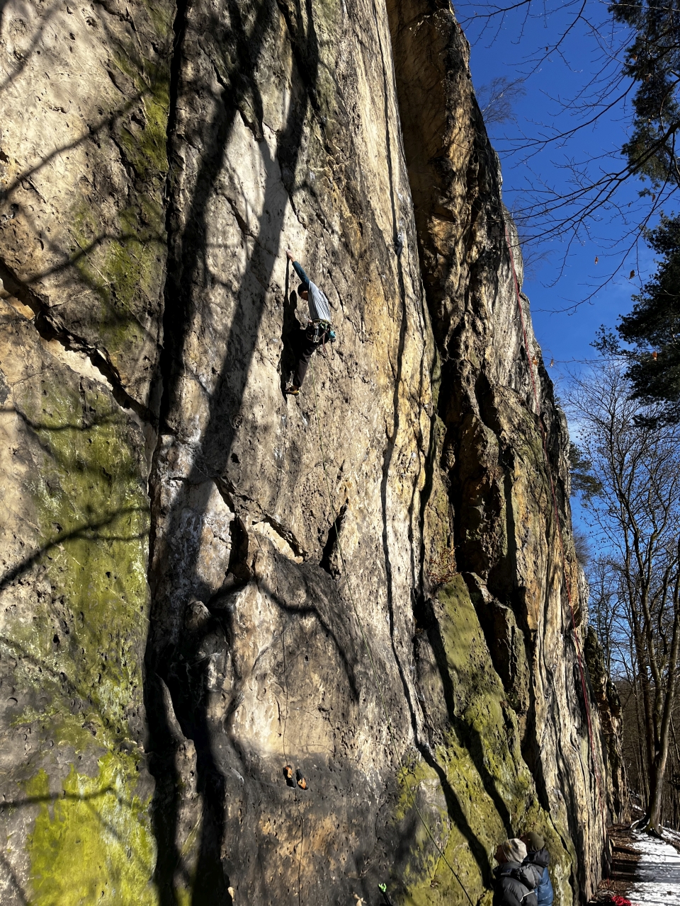 Kliknut�m zav�ete okno.